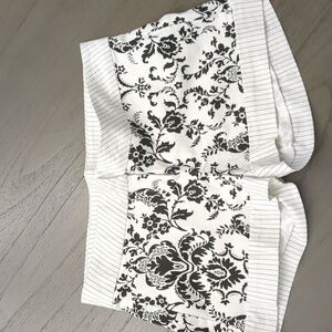 Black/white Stretch Shorts